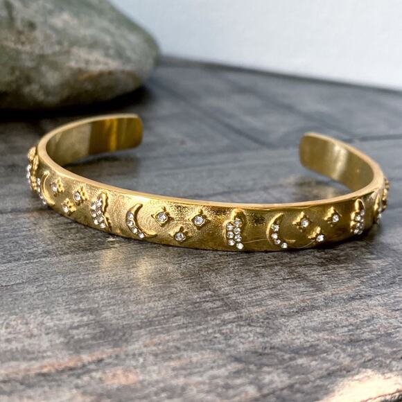 NEW Moon & Star Layering Bracelet - Picture 2 of 7